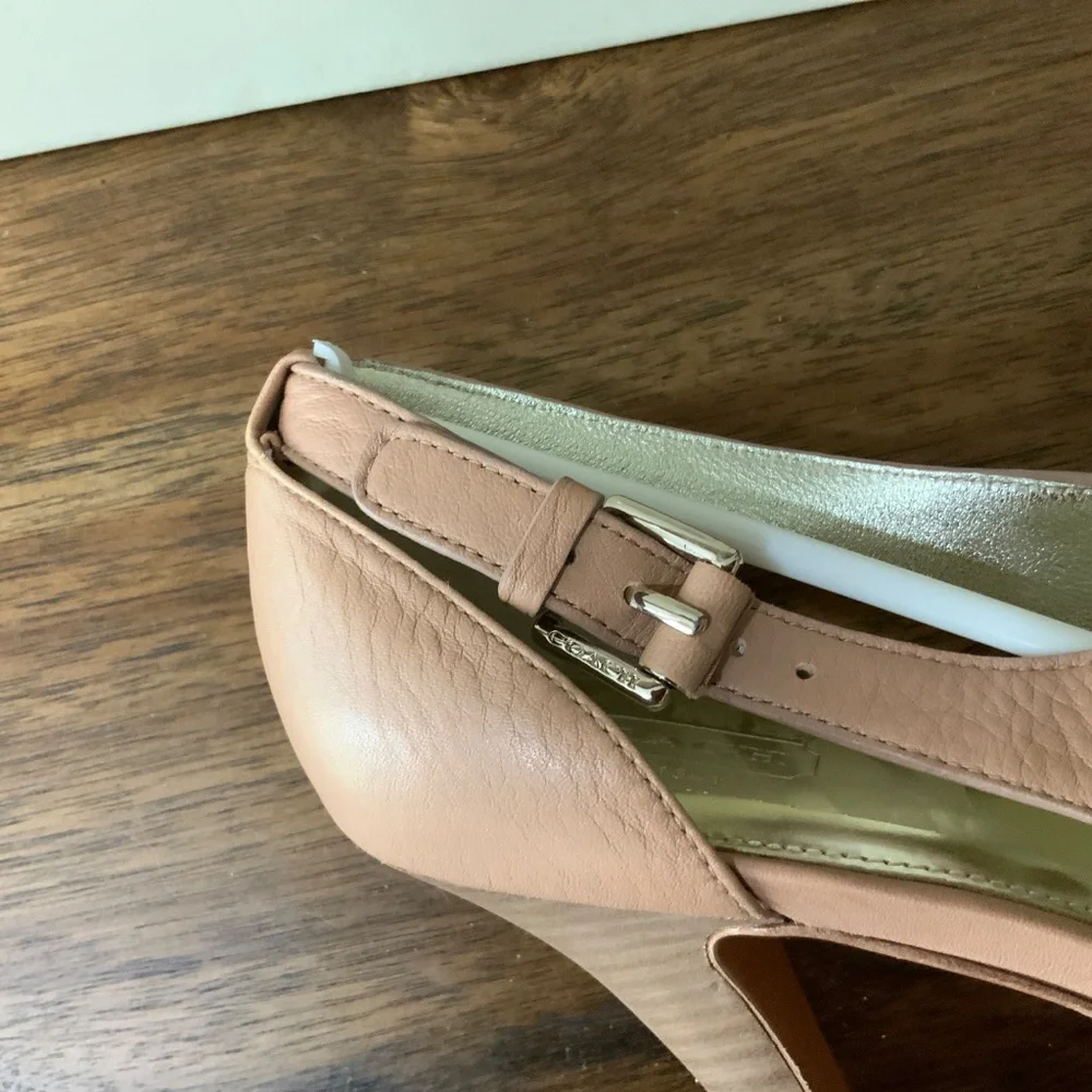COACH Apryl Nude Nubuck Cut Out Peep Toe Logo‎ Buckle Stilettos NIB - Picture 9 of 14